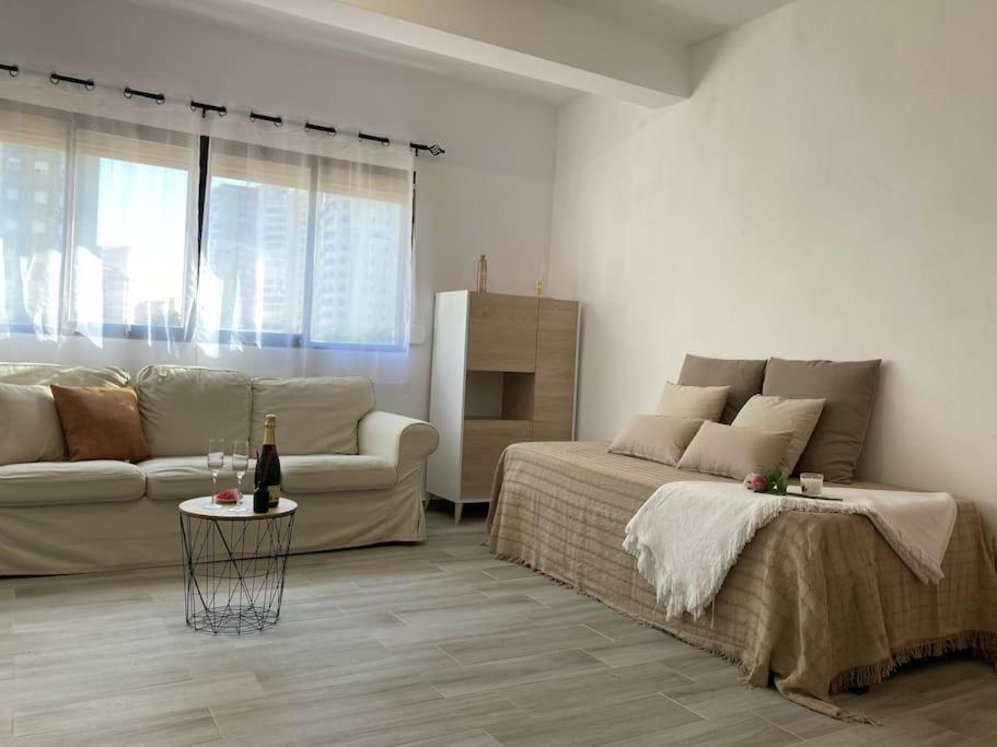 Coqueto Apartamento De Playa Con Piscina Y Terraza Valencia Exterior photo