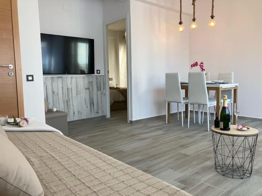 Coqueto Apartamento De Playa Con Piscina Y Terraza Valencia Exterior photo